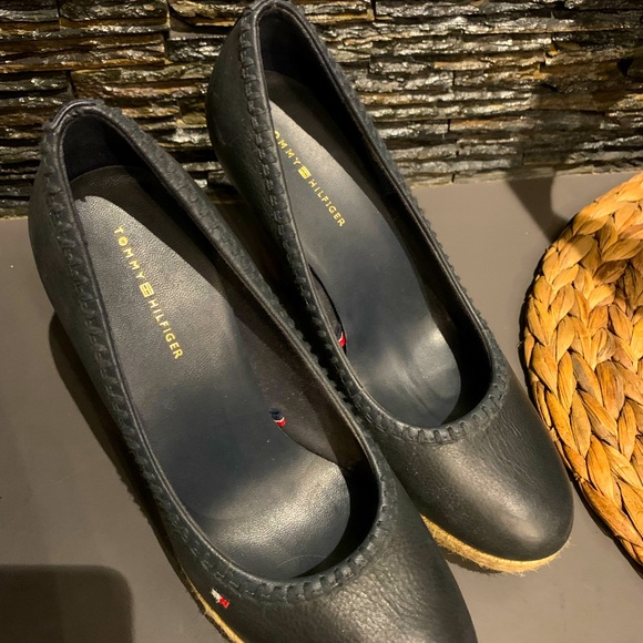 Tommy Hilfiger original heels - Picture 2 of 7